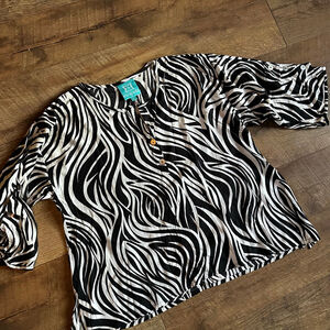 Women's Escapada Black White Zebra Print Tunic Top M